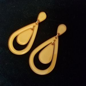 ZENZII Resin Teardrop Cutout Earrings (Honey)